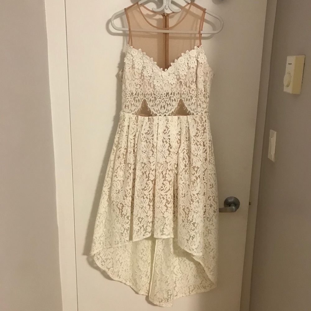 White dress size M from HONEY boutique. - Picture 1 of 13